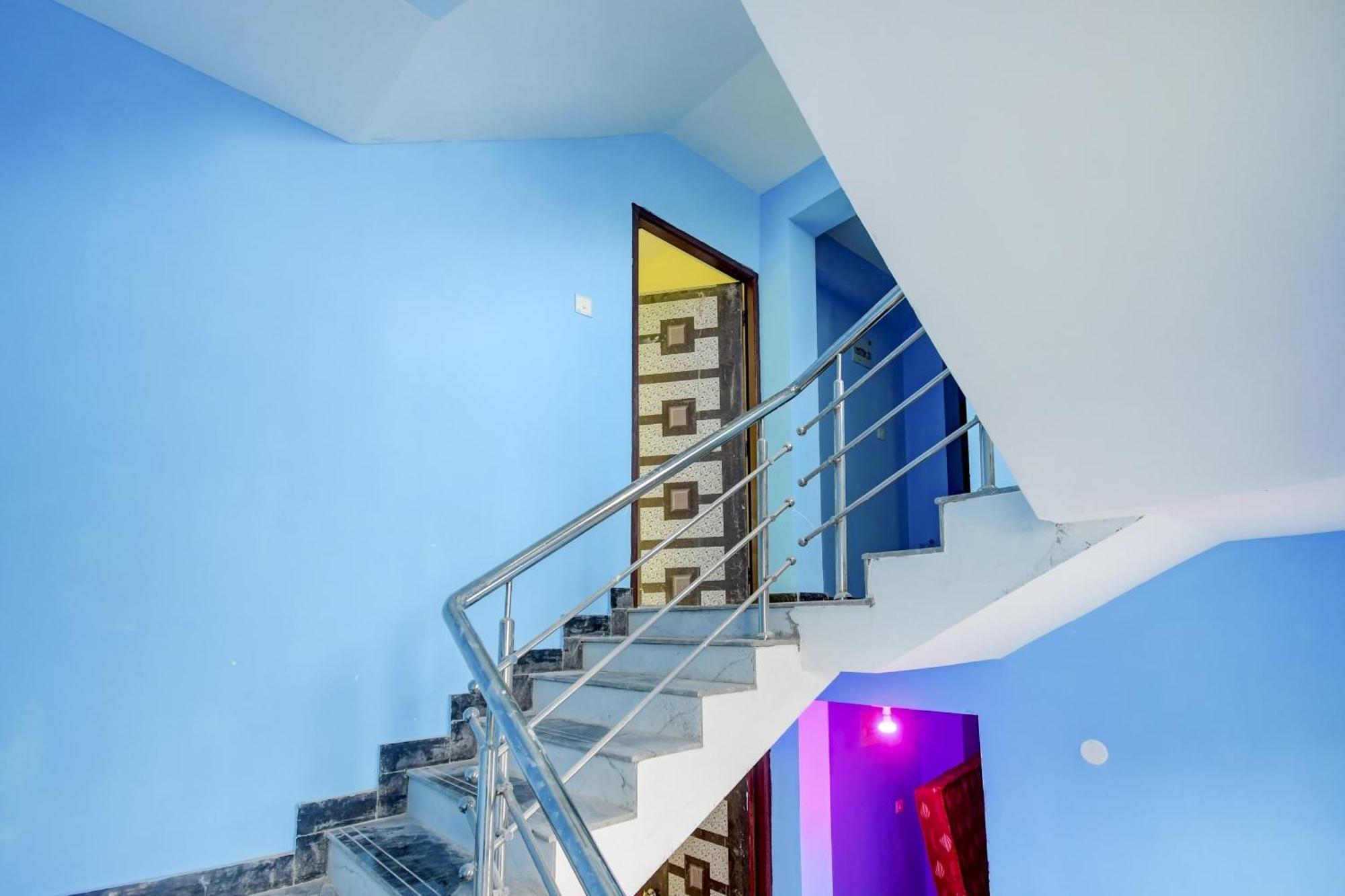 Super Hotel O 4 Friends Kalküta Dış mekan fotoğraf