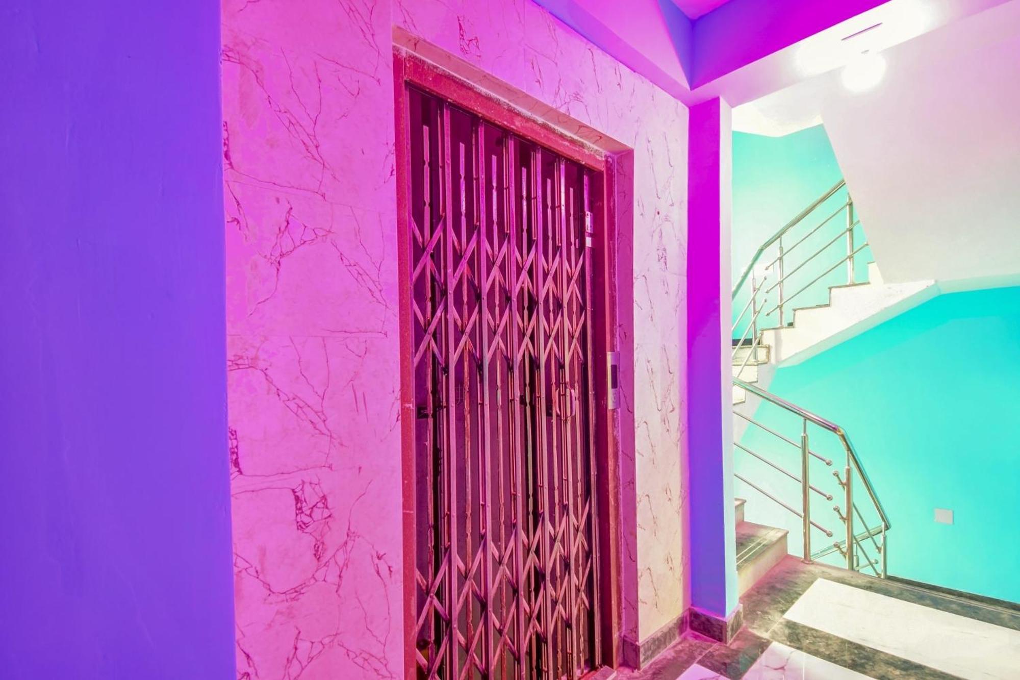 Super Hotel O 4 Friends Kalküta Dış mekan fotoğraf
